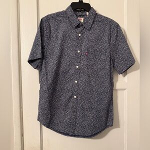 Levi’s men button down shirt NWT SMALL